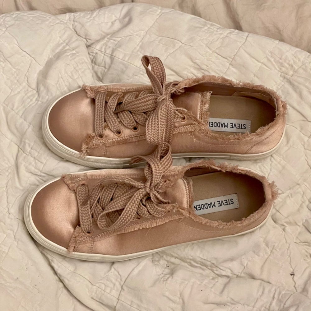 Blush Pink Satin Steve Madden Greyla Shoes - Picture 4 of 4